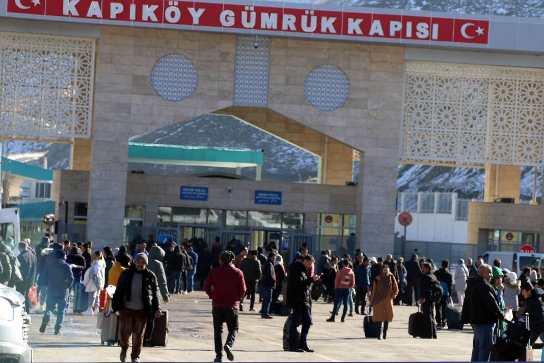 Valizini kapan Türkiye'ye koştu. 5 Nisan'a kadar sürecek 13